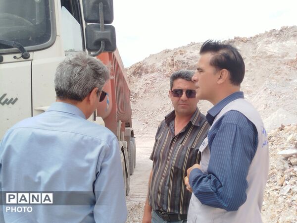 بازدید فرماندار کاشمر از معدن کائولن 