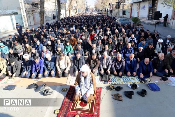 اقامه نماز عید سعید فطر در کمالشهر کرج