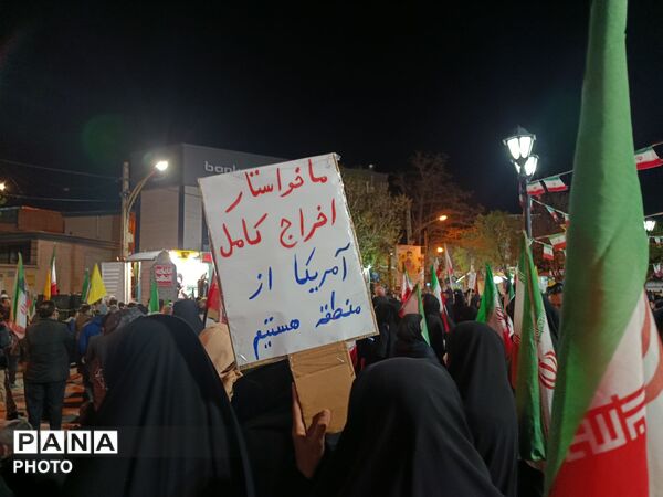 رمز موفقیت پیروزی ایران اتحاد مردم با نیروی مسلح است 