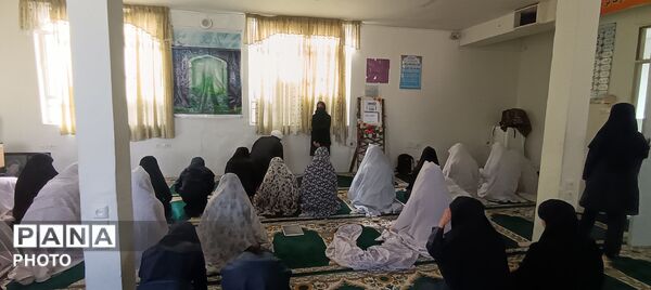 اجلاسیه نماز در دبیرستان کوثر فرهنگیان