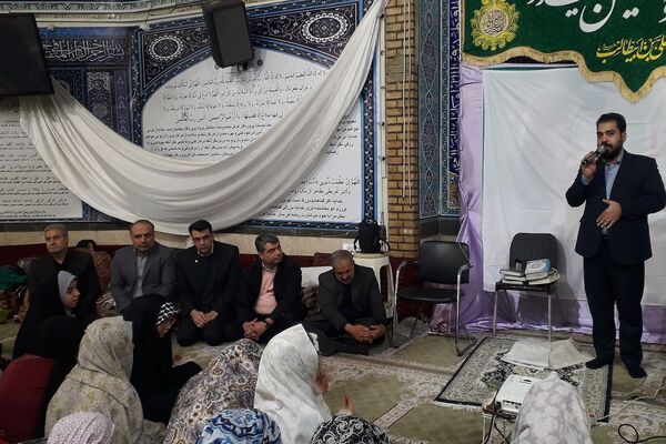 دیدار مسئولان با دانش‌آموزان معتکف ناحیه یک شهرری