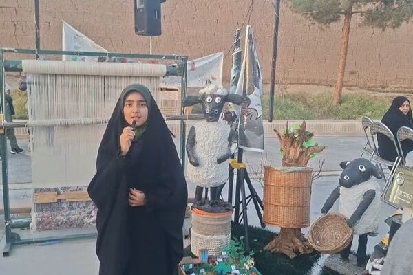 غرفه شهرستان تفت در نمایشگاه از ریشه تا رویش