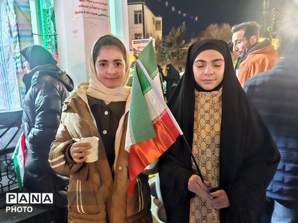 حضور پرشور دانش‌آموزان، نوجوانان وکودکان اردبیلی در تجمع حمایتی از جبهه مقاومت ورزمندگان پرتوان اسلام