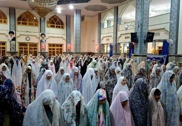 مراسم معنوی اعتکاف دانش‌آموزی دختران دبیرستان ارمغان