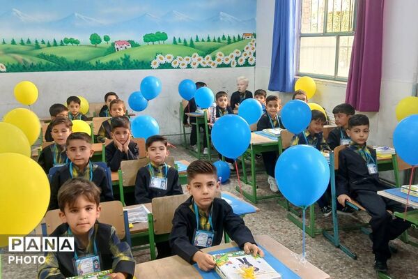 آغاز فصل دانایی؛ لبخند کلاس‌اولی‌ها در جشن شکوفه‌ها