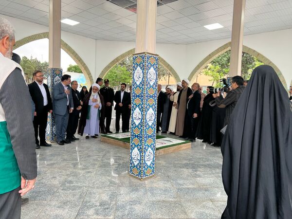 خادمین امام رضا(ع) با شهدا بیعت کردند 