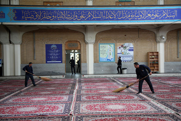 ضیافت افطاری ۲۵ هزار نفری حرم بانوی کرامت در شب میلاد کریم اهل بیت (ع)