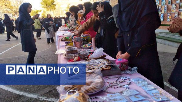 بازارچه کار و فناوری در دبیرستان کوثر فرهنگیان