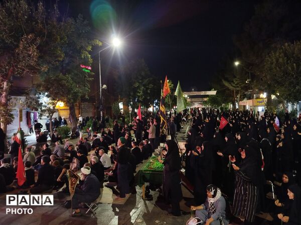 خیابان امام خمینی شهرستان نیشابور باز هم اجتماعات شبانه مردم این شهر را در برمی‌گیرد