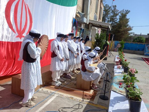 آیین نواختن زنگ سپاس معلم در تربت جام