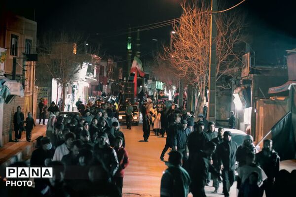 تجدید عهد با خون شهدا؛ «کفن‌پوشان» همدان شبانه بر آرمان‌های انقلاب ایستادند