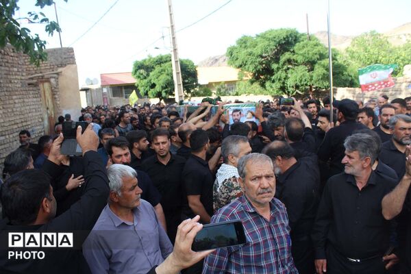 خاکسپاری دو شهید جنگ سوم در گلزار شهدای روستای فردو