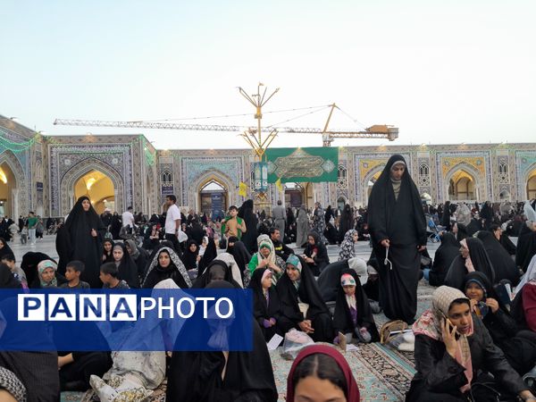 شب میلاد امام هشتم شعیان در حرم مطهر رضوی