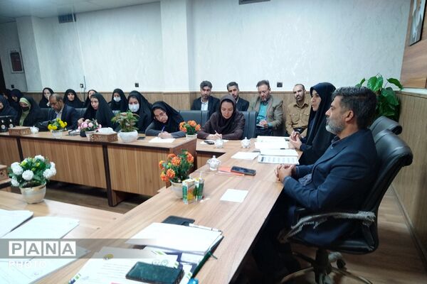 جلسه تبیین برنامه های پرورشی، فرهنگی - هنری و سازمان دانش آموزی