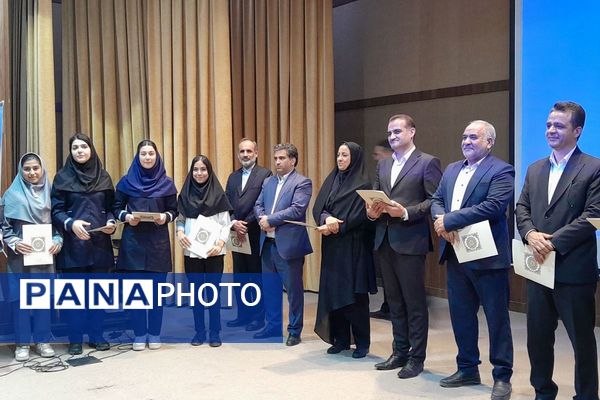 اختتامیه جشنواره نوجوان خوارزمی و تقدیر از برترین های مقطع متوسطه اول 