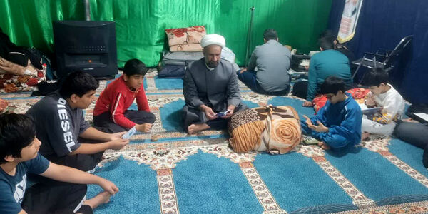 شبی سرشار از معنویت پایان اعتکاف دانش آموزان در روستاهای مختلف شهرستان دره‌شهر 
