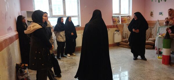 تعهد و تلاش دانش‌آموزان مدرسه انقلاب کوهدشت در فعالیت‌های مدرسه