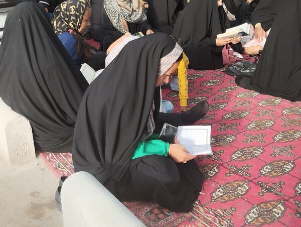 محفل نورانی دعای عرفه در گلزار شهدای شهرک طرق 