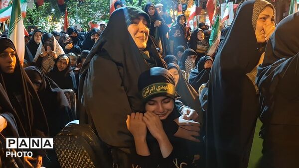 آیین وداع با پیکر دانش آموز شهید محمد حسین دهقان در قم