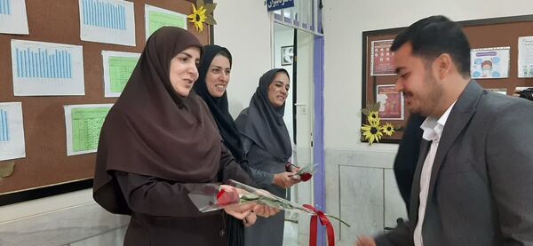 آیین نمادین «سپاس معلم »در ناحیه یک شهرکرد 