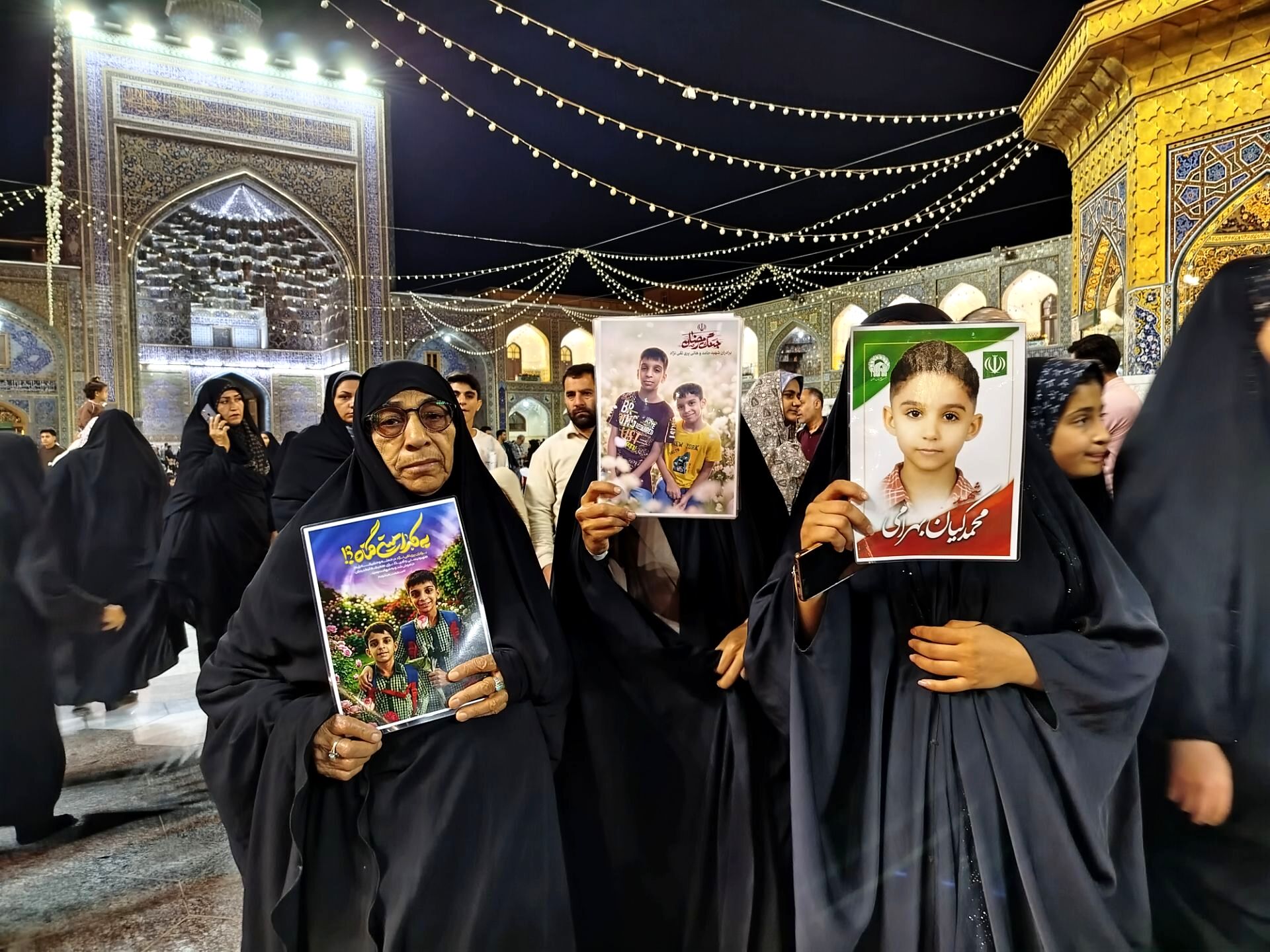 مراسم یادبود شهدا و دهه کرامت در حرم مطهر رضوی 