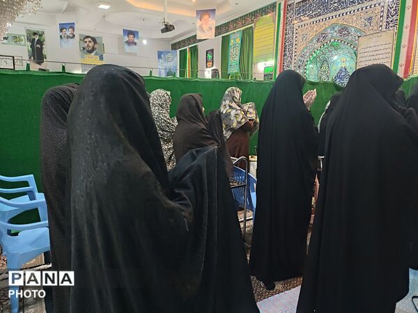 قرائت قرآن، نماز جماعت و افطار در مسجد خاتم پیامبران 