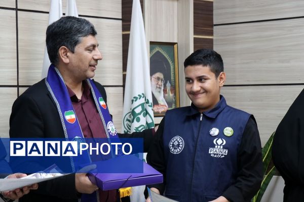 تجلیل از خبرنگاران برتر ناحیه دو مشهد با حضور مسئولان استانی