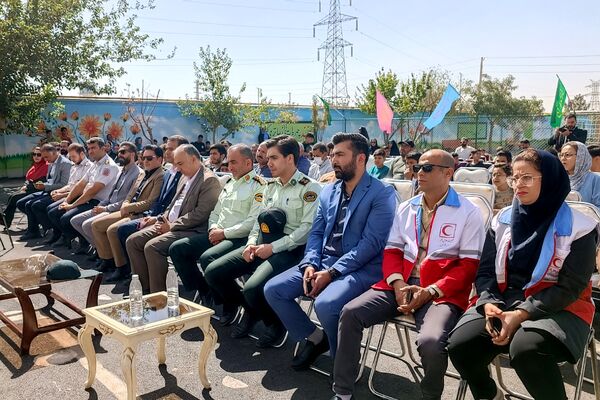 آیین افتتاحیه زمین چمن ورزشی در قالب طرح «شهید سردار سلیمانی» در شهرستان قدس