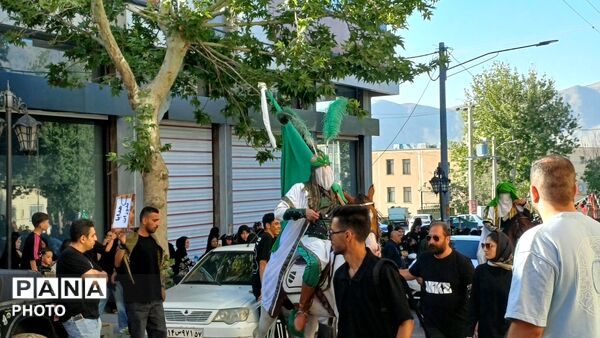 کاروان عاشورایی در تفرش همزمان با دومین روز محرم الحرام 