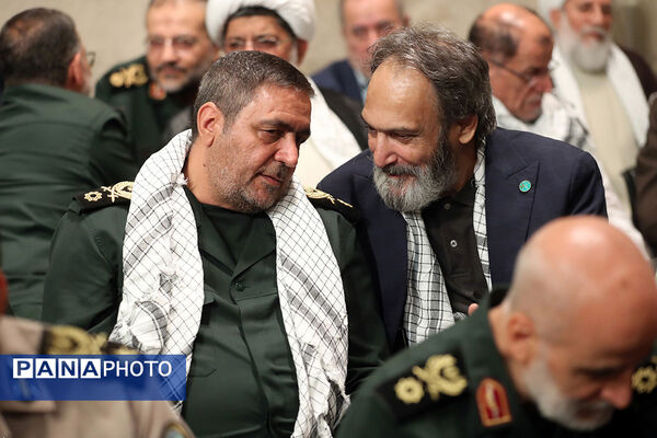 دیدار پیشکسوتان و فعالان دفاع مقدس و مقاومت با مقام معظم رهبری