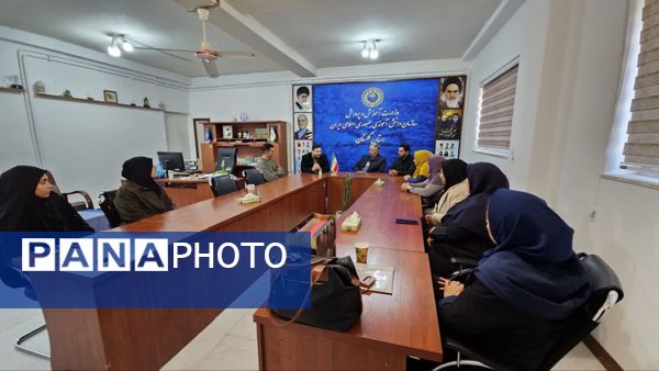 نشست صمیمی رحمت الله رضایی با اعضای سازمان دانش‌آموزی استان گلستان