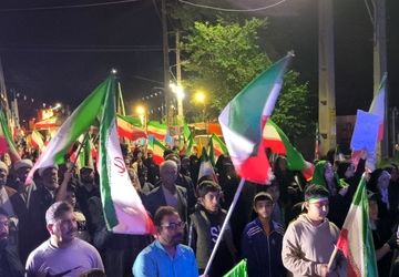 قیام خستگی ناپذیر مردم زرقان به عشق ایران