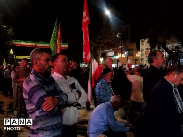 تجمعات شبانه مردم نیشابور در حسینیه امام خمینی(ره) ادامه دارد