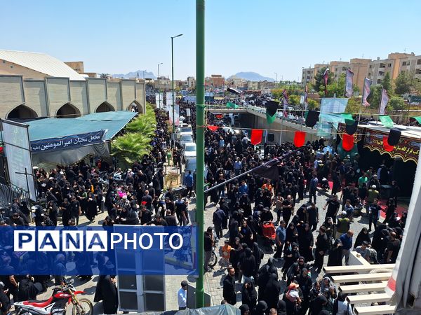 پیاده‌روی جاماندگان اربعین در گلستان شهدای اصفهان