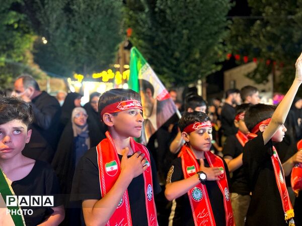 حضور باشکوه دانش اموزان و فرهنگیان در برنامه احلی من العسل