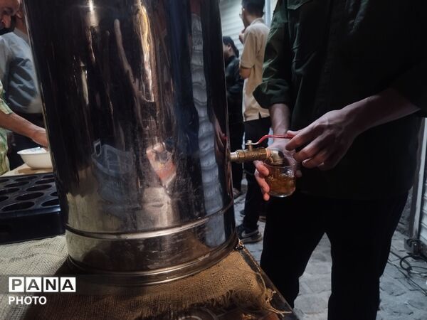 چایخانه حوزه علمیه گلشن؛ عطر چای نذری در مسیر عاشقی