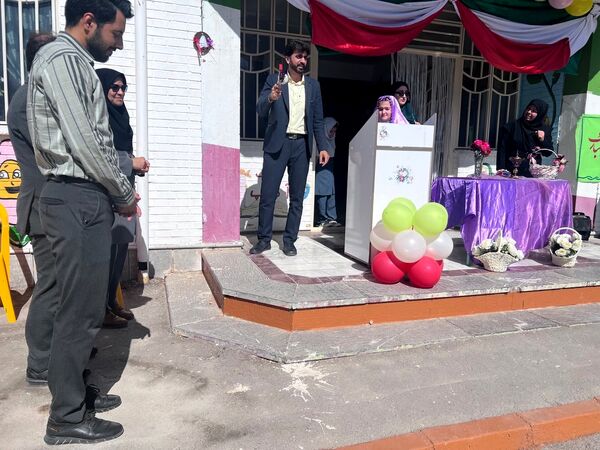 جشن شکوفه‌ها در مدارس سملقان