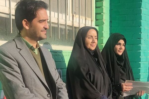 هنرهایی که نفس میکشند؛ با هنرمندی دانش‌آموزان دبستان امید بهارستان‌دو