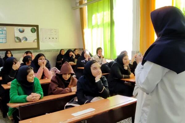 مانور زلزله در دبیرستان پروین اعتصامی 