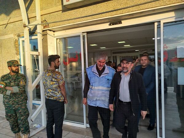 بازدید استاندار خراسان رضوی از مناطق زلزله زده و مصدومان آن در کاشمر 