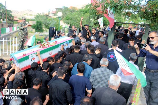 خاکسپاری دو شهید جنگ سوم در گلزار شهدای روستای فردو