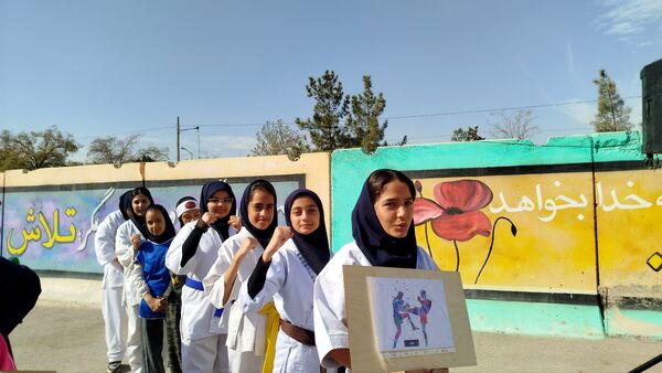 المپیاد ورزشی درون مدرسه‌ای در دبیرستان عطیه