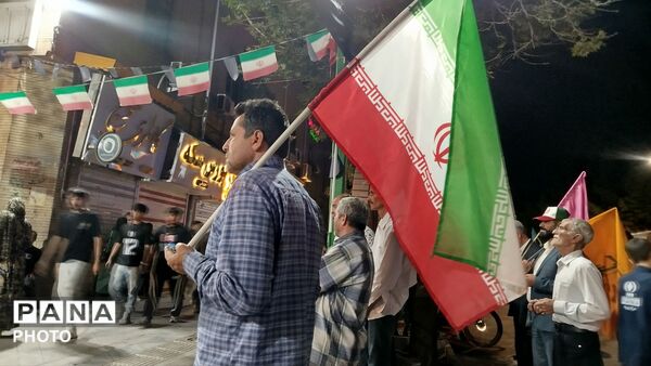 صدمین شب از اجتماعات در حسینیه امام خمینی