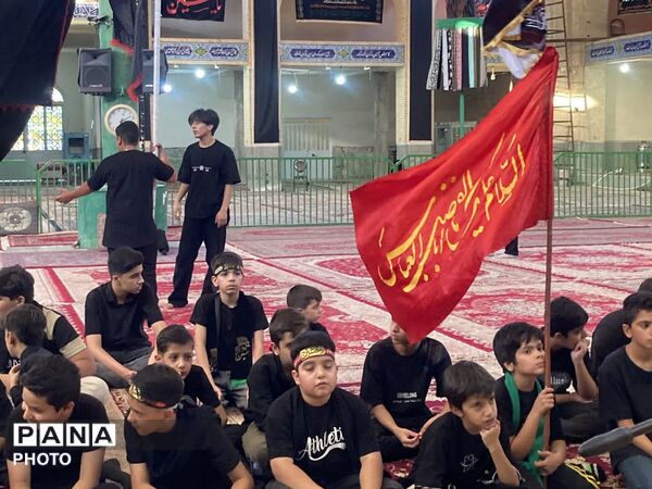 احلی من العسل؛ تجلی عشق نوجوانان به امام  حسین(ع)