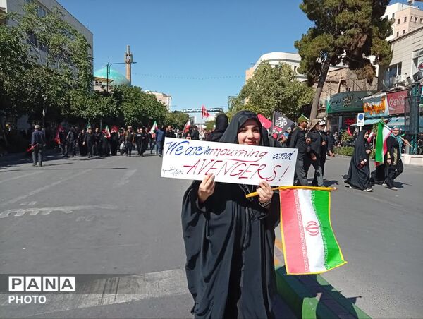 وداع حماسی با امام شهید در سایه‌سار حریم رضوی