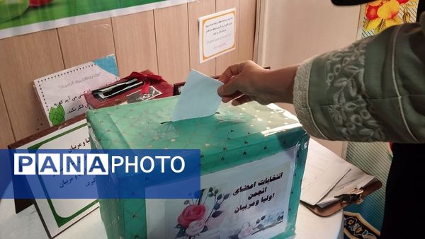 هم‌دلی خانه و مدرسه در نخستین جلسه اولیا و مربیان در مدرسه شاهد شهید کلانتری