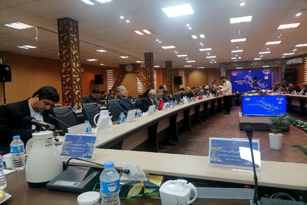 نشست مشترک اعضای کمیسیون آموزش و تحقیقات مجلس، مدیران آموزش و پررش استان خراسان رضوی و وزیر آموزش وپرورش در مشهد