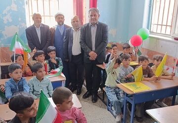 جشن شکوفه‌های پایه اولی درمدارس طالقانی  پاتاوه