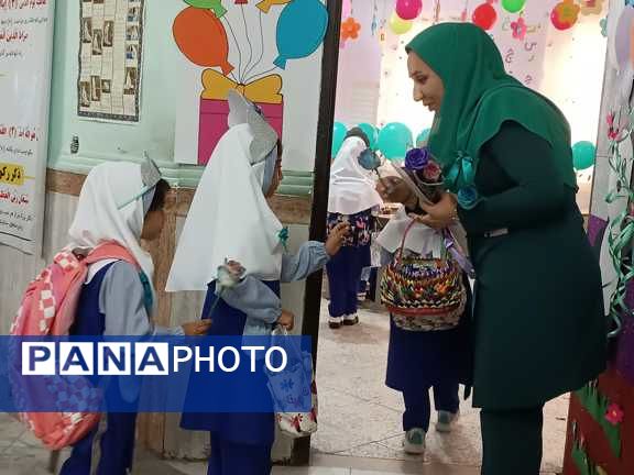 آغاز فصل شکوفه ها در بندرعباس 