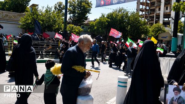 مشهد میزبان آیین باشکوه تشییع شهید آیت الله العظمی سید علی خامنه ای و خانواده 
